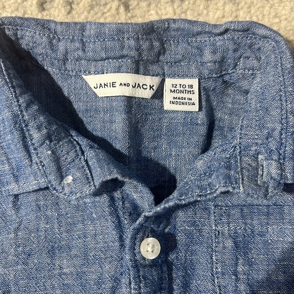 Janie and Jack 12-18 month Chambray Button Up - Picture 2 of 4